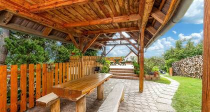 Stunning private villa with WIFI, private pool, TV, terrace, pets allowed and panoramic view