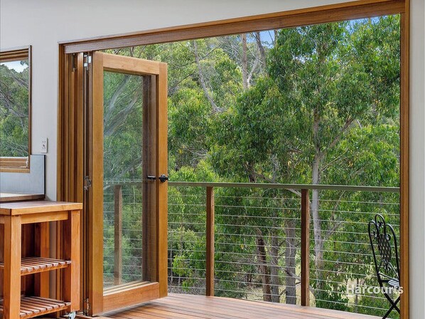 Property grounds - Eco Retreat - Freycinet Holiday Houses (Nubeena)