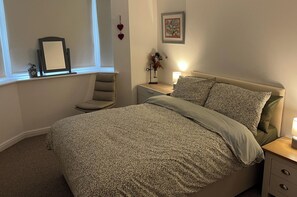 2 slaapkamers, een strijkplank/strijkijzer, wifi, beddengoed