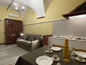 Interior - Cosy apartment for 2 people with A/C and TV (Imperia)