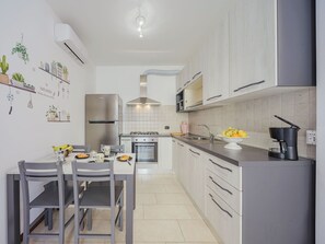 Oven, dishwasher