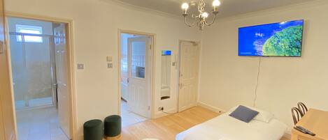 1 Schlafzimmer, Bügeleisen/Bügelbrett, WLAN, Bettwäsche