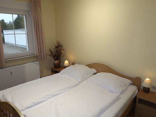 1 Schlafzimmer, Reisekinderbett, kostenloses WLAN, Bettwäsche