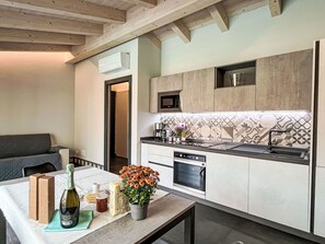 Microwave, oven, dishwasher - Lovely apartment for 4 people with A/C, WIFI, pool, TV, terrace and pets allowed (Imperia)