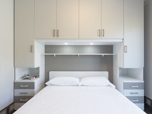 2 Schlafzimmer, Reisekinderbett, kostenloses WLAN