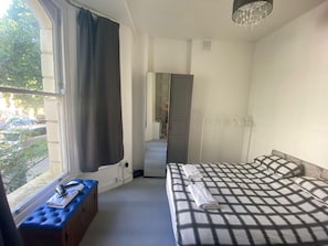 1 室のベッドルーム、アイロン / アイロン台、WiFi、ベッドシーツ