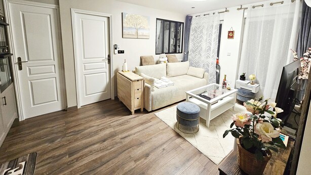 Unclassified image, 1 of 16, button - Apartment - Sleeps 4 - Balcony - Near Metro Stn (Le Kremlin Bicetre)