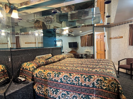 Honeymoon Room | Free WiFi, bed sheets