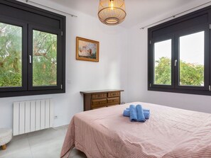 3 chambres, fer et planche Ă repasser, lit parapluie, Wi-Fi gratuit