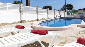 Pool - Stunning private villa for 6 guests with private pool, A/C, WIFI, TV and terrace (Miami Platja)
