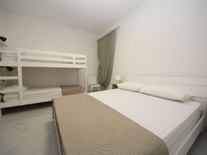 1 chambre, lit parapluie, Wi-Fi, draps fournis
