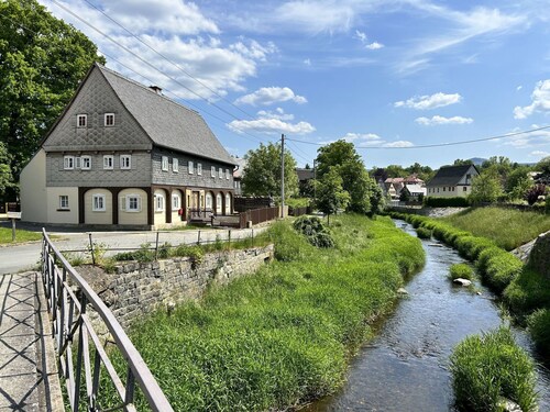 Gemütliche Wohnung für 5 Gäste mit Whirlpool,  W-LAN, TV, Innenhof und Haustiere erlaubt
