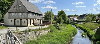 Lovely apartment for 5 guests with hot tub, WIFI, TV, patio and pets allowed