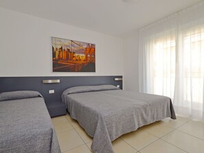 2 camere, culla da viaggio, Wi-Fi gratuito, lenzuola