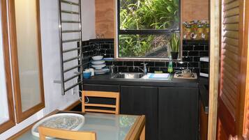 Fridge, microwave, stovetop, electric kettle