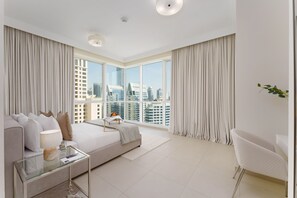 Apartamento luxo, 2 quartos, para não fumantes, vista para a cidade | 2 quartos, cofres nos quartos, escrivaninha