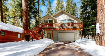 Modern, bright home with great deck - walk to Kings Beach, golf & town