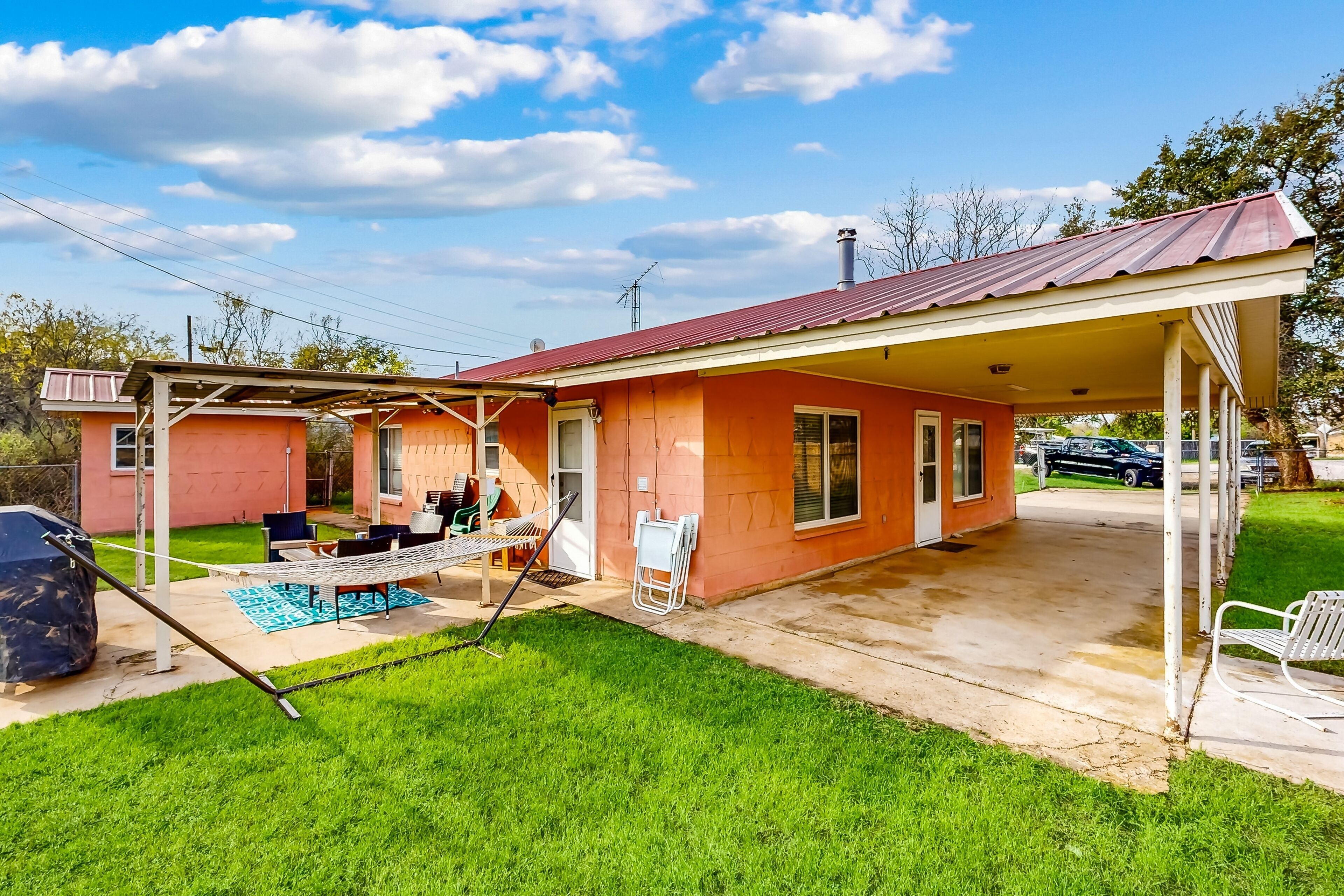 Lakefront, dog-friendly home with patio, lovely view & access to lake activities