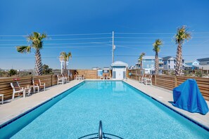 Outdoor pool - Saltwater Resort (Holly Ridge)
