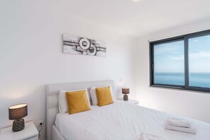 1 habitación, tabla de planchar con plancha, internet y ropa de cama 