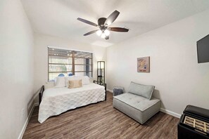 4 bedrooms, desk, iron/ironing board, travel cot