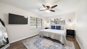 4 bedrooms, desk, iron/ironing board, travel cot