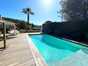Pool - Superb comfortable and spacious villa with swimming pool and pétanque court for 12 (SANARY SUR MER)