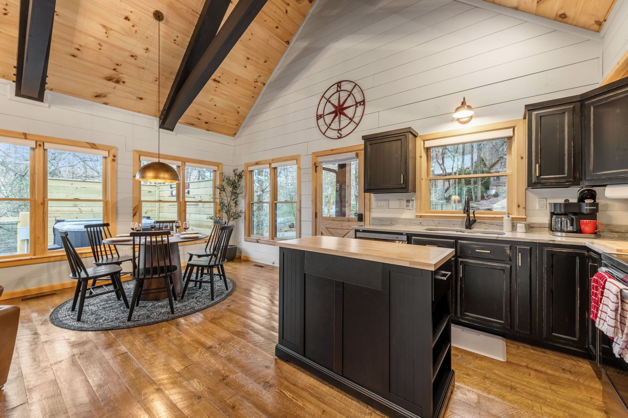 雪櫃、微波爐、焗爐、爐具