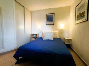 1 bedroom, iron/ironing board, free WiFi