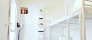 2 chambres, fer et planche à repasser