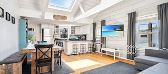 Plum Puddin | Pet-Friendly | Screened Porch | Deck