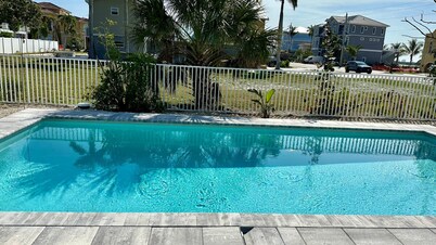 Redfish Retreat - South End Pool Home