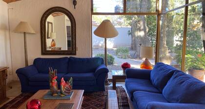 Lake front 3 bedroom house with a very big garden.