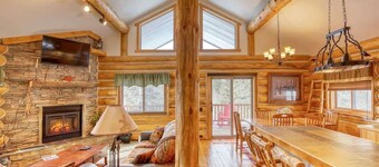 Woodland Retreat – Cozy Cabin with Hot Tub & Ski Access