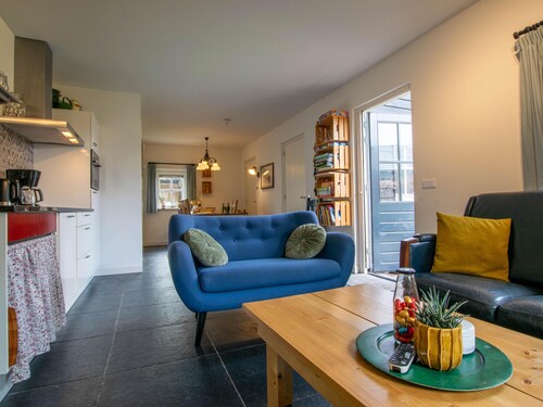 Ländliches Haus mit 2 Bädern und Garten