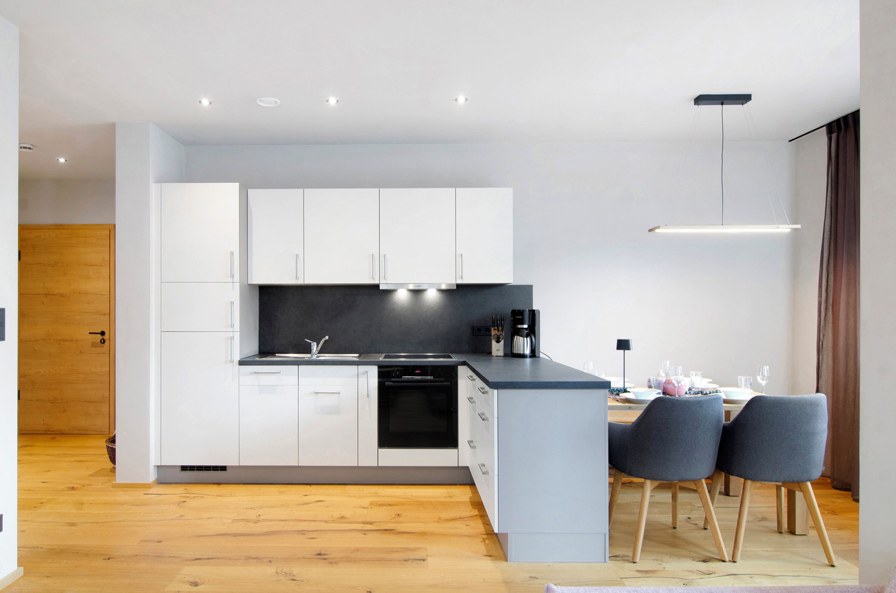 Kühlschrank, Ofen, Herdplatte, Geschirrspüler