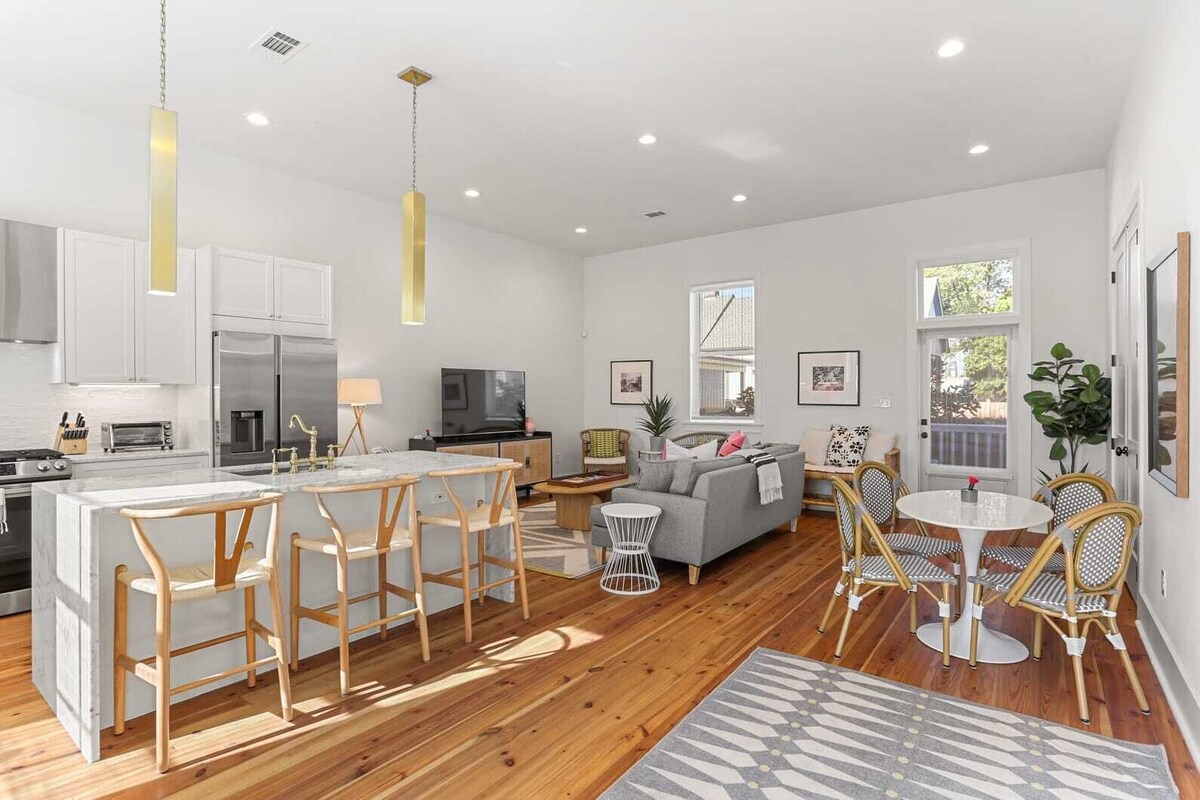 Luxury Uptown 4BR | Courtyard | Elegantly Designed