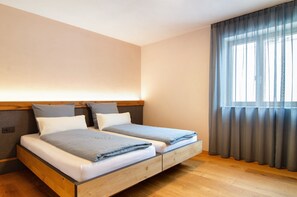 1 quarto, Wi-Fi de cortesia, roupa de cama