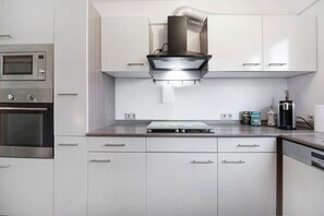 Fridge, microwave, oven, stovetop - Apartment 'Fewo Nele' with Wi-Fi (Gries)