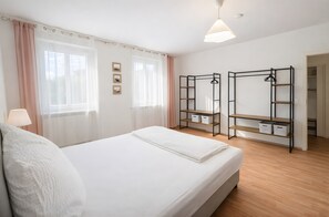 2 bedrooms, iron/ironing board, free WiFi, bed sheets