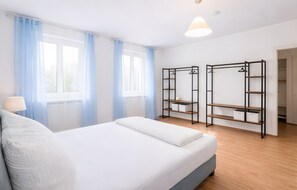 1 habitación, tabla de planchar con plancha, wifi gratis y ropa de cama 