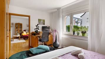 1 slaapkamer, een strijkplank/strijkijzer, gratis wifi