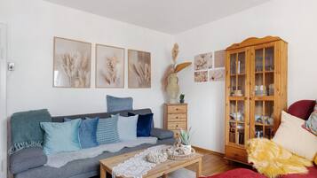 Fernseher, Kamin, DVD-Player