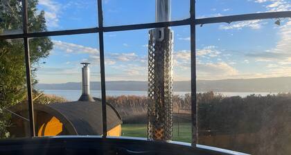 Premium Apartment 'Seeluft Directly on the Water' with Lake View, Private Terrace & Wi-Fi