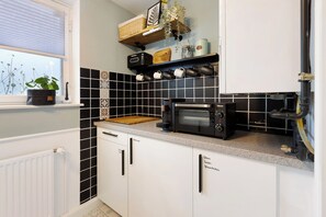 Geladeira, fogão, cooktop, lava-louças