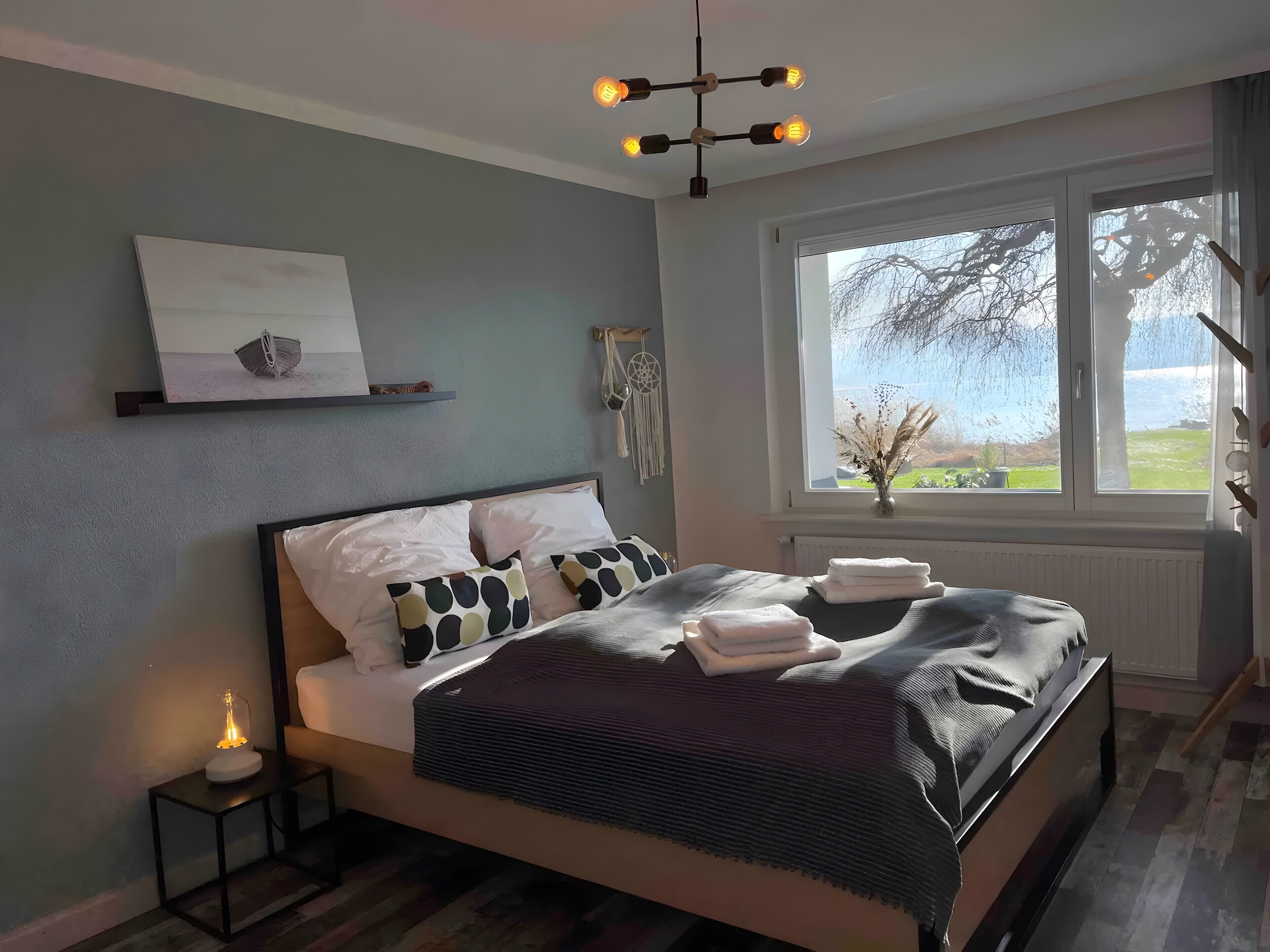 1 slaapkamer, een strijkplank/strijkijzer, gratis wifi, beddengoed