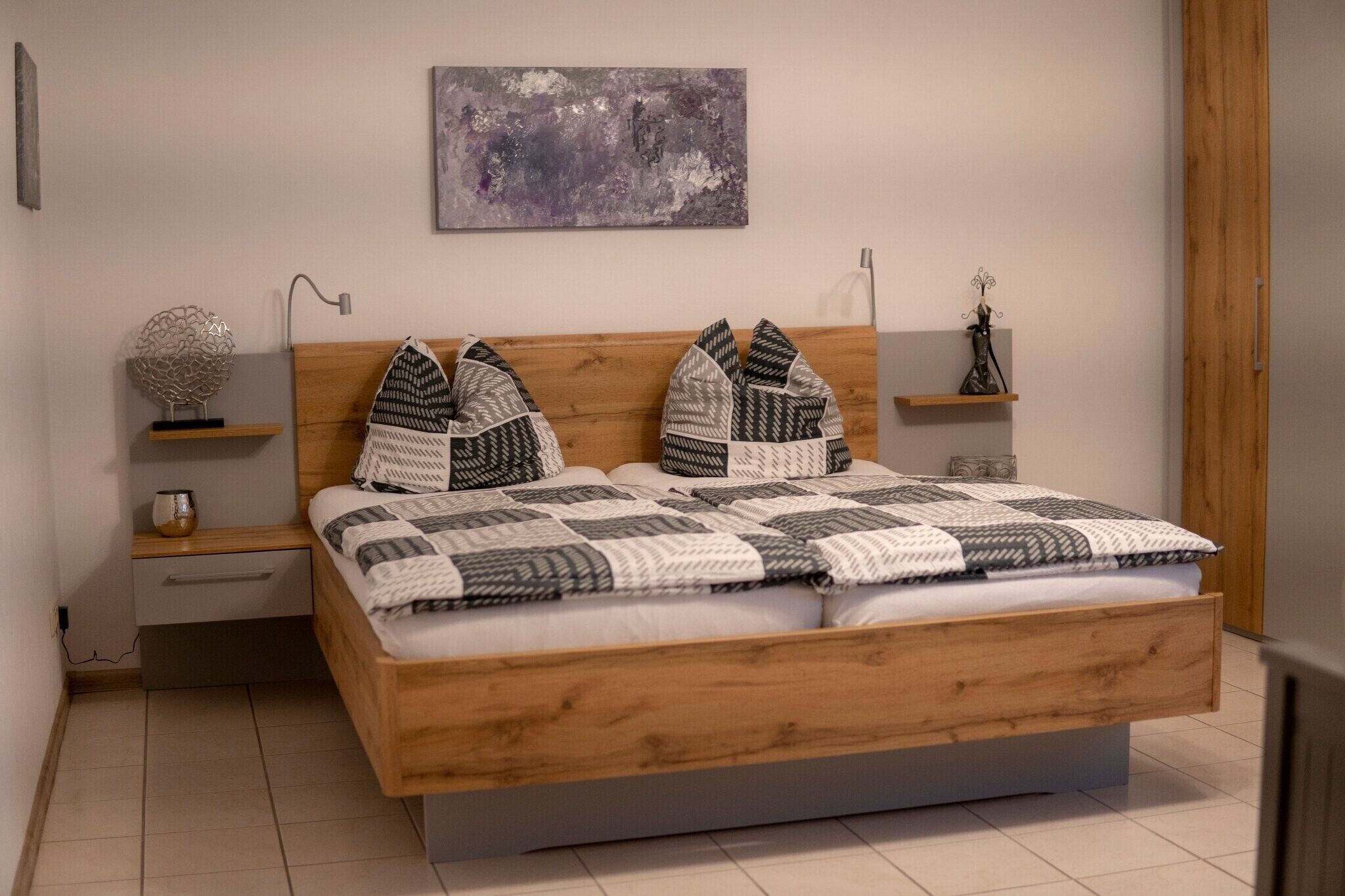 1 多间卧室、熨斗/熨衣板、免费 WiFi、床单