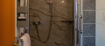Appartement 'Ferienwohnung Haus Biggi' avec terrasse privée, jardin privé et Wi-Fi