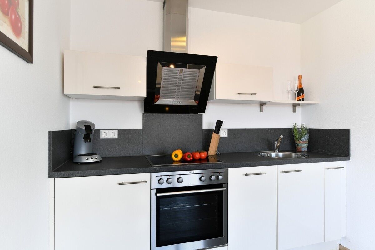 冷蔵庫、オーブン、コンロ、食器洗い機