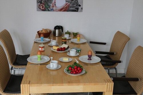 Villa 'Ferienwohnung Charlotte' mit Gemeinschaftsterrasse, Gemeinschaftsgarten und WLAN